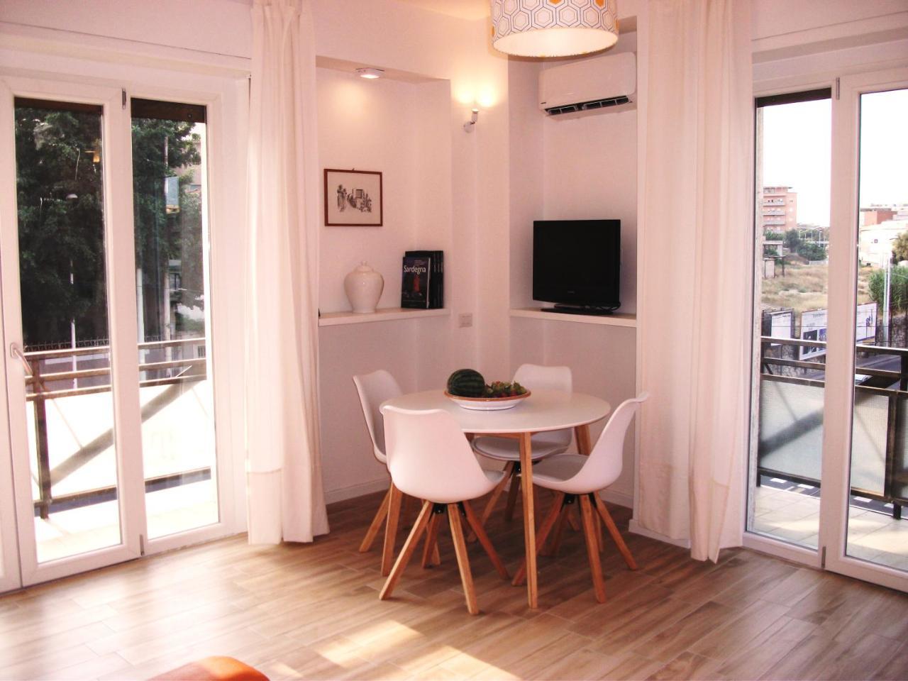 Bright Apartment Κάλιαρι Εξωτερικό φωτογραφία